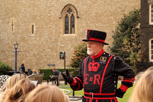 Tower of London Early Morning Tour with a Beefeater Guard  Private Tours and Travel Guide Europe London CITY London Destination Tour