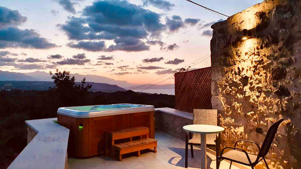 Das Haus Arkadi ist ein historisches Gebäude - 150 Jahre alt - Haupthaus und Neb Rethimnon, Greece Guesthouse Arkadi-Spa Entire guesthouse vacation rental 12841095