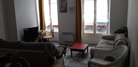 T2  au 1er étage sur 3 ,  donnant sur Rue <br />A 50 m de la place St Projet et  Bordeaux, France T2 tout équipé Triangle d 'Or Entire rental unit vacation rental 43815711