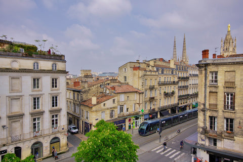 Beautiful Studio situated in the heart of the old Bordeaux city.<br />Entirely r Bordeaux, France LA SUITE - Studio Heart of Bordeaux Entire rental unit vacation rental 33986943