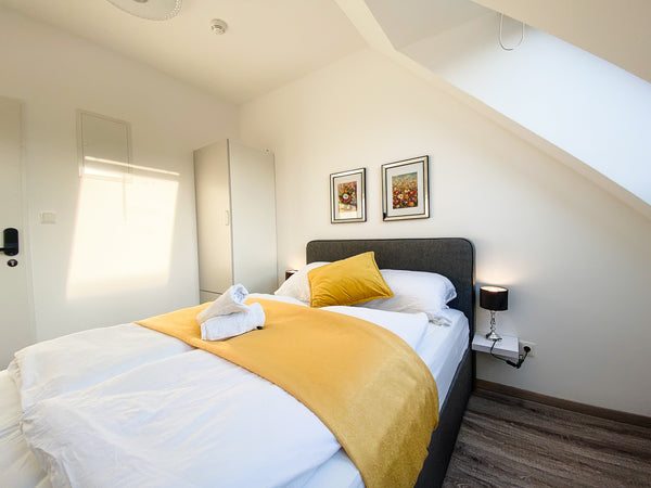 Only 650 meters from Vienna’s busiest main train station “Wien Hauptbahnhof” and  Gorgeous Room Hauptbahnhof - Air conditioned Entire rental unit vacation rental 48933447