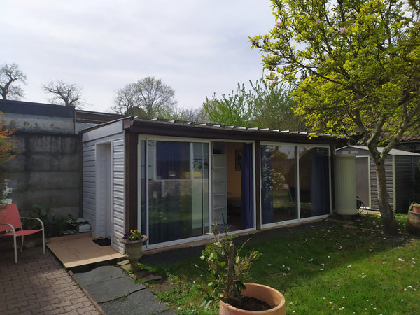 La chambre est un ancien studio de musique de 15 m2 réhabilité en chambre d’hôte Mérignac, France Chambre  