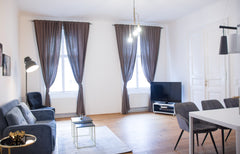 This spacious, bright apartment is located in a busy neighborhood with lots of p Vienna, Austria Bright, Beautiful flat in the Heart of Vienna Entire rental unit vacation rental 32486842