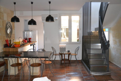 Maison située dans le centre de BORDEAUX à proximité du tram et de toutes commod Bordeaux, France Maison centre BORDEAUX Entire home vacation rental 23608781