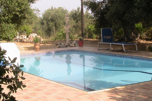 This 4-person villa belongs to a complex of three independent holiday houses nam Zürich, Switzerland Nice villa on small, beautiful complex of 3 villas, communal pool, NW coast Entire home vacation rental 19129728