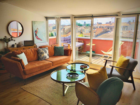 Découvrez le Bordeaux d’en haut ;-)<br /><br />Niché dans ce superbe appartement Bordeaux, France Exeptionnel appt avec vue sur toits de Bordeaux Entire rental unit vacation rental 50950169