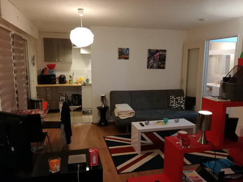 Studio spacieux dans un résidence calme, situé au 1er étage avec ascenseur. Vue  Bordeaux, France Studio spacieux, quartier calme Bordeaux centre Entire rental unit vacation rental 21908841