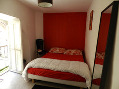 Studio cosy idéal pour un couple, logement composé d'une lit 2 places et clic-cl Bordeaux, France Joli T1 Victoire, Nice Flat Entire rental unit vacation rental 7852748