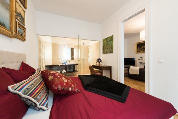 Luxury apartment in the heart of Vienna! Where Viennese style meets modern comfo Upper Austria, Austria Galleria - Welcome home! Entire rental unit vacation rental 14792752