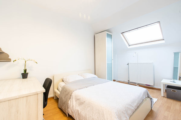 MAGNIFIQUE CHAMBRE MEUBLEE décorée avec gout à deux pas du centre (entre Place D Belgium Wonderful bedroom in a house-near center Brussels Private room in townhouse vacation rental 644297324808967440