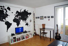 Un salon lumineux avec canapé, télévision, bureau, double fenêtre..)<br />Une gr Bordeaux, France Appartement 55 m² proche gare Entire rental unit vacation rental 4053141