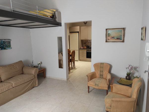 Intependent renovated apartment, located in west suburbs of Athens (Peristeri).  Peristeri, Greece Άνετο και πολυτελές διαμέρισμα στο Περιστέρι Entire condo vacation rental 52769023