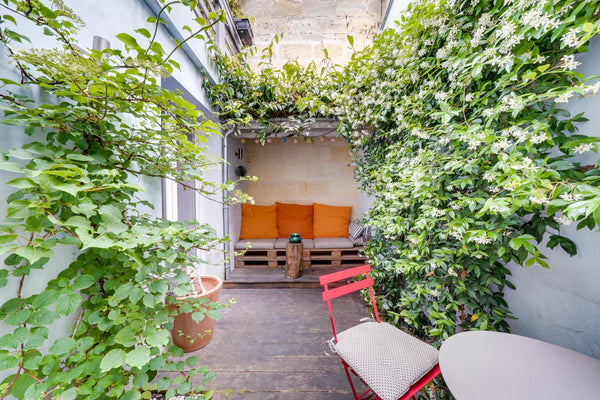 Vous bénéficiez d'un accès facile à tous les sites et commodités depuis ce logem Bordeaux, France Appartement spacieux - lumineux + patio - BDX Entire rental unit vacation rental 619409863649675151