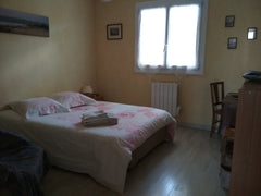 dans une maison de plain pied!<br /><br /><b>The space</b><br />A moins de 10 mi Pessac, France Pessac, à l'orée de la forêt du Bourgailh. Private room in guesthouse vacation rental 4179569