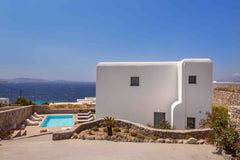 Located in Aleomandra, this 3-bedroom villa features 3 bedrooms with en suite ba Mikonos, Greece Mayz Villa with Partial sea view & Private pool Entire villa vacation rental 32435587