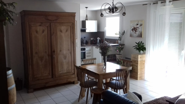 Quartier calme de banlieue.<br /><br /><b>The space</b><br />I'm 37 years old. I Ambarès-et-Lagrave, France Chambre à louer à la nuit, à la semaine Private room in rental unit vacation rental 913857