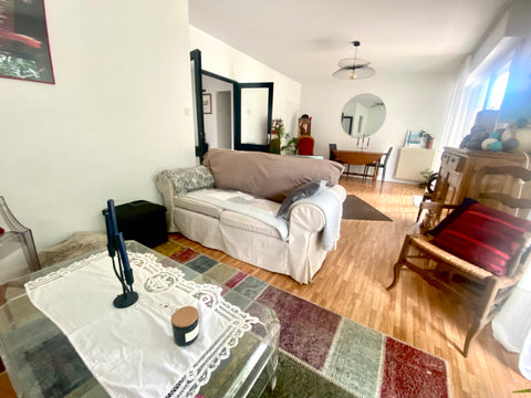 Superbe appartement de 77 m2, situé dans le plein cœur du quartier prisé du Bous La Rochelle, France Appartement de standing en plein cœur du Bouscat Entire condo vacation rental 38970342