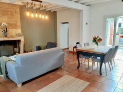 Échoppe, pour 6 voyageurs, pierres apparentes, poutres, cheminée d’époque, et pa Bordeaux, France Bordeaux/Échoppe Bordelaise vieux lormont Entire home vacation rental 37413947