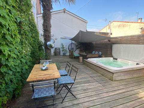 Chambre privée de 23 m²  dans la charmante maison de ville où nous habitons.<br  Cenon, France Belle chambre de 23 m2 dans grande maison de ville Private room in townhouse vacation rental 25852922