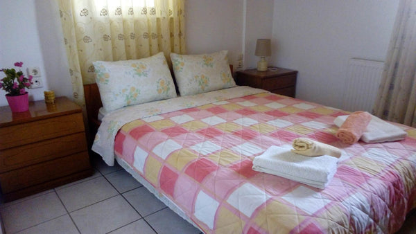 Our apartment near the sea can accommodate 1-4 persons and it's ideal for family Heraklion, Greece Victoria's Residence @ Apartment near the Sea Entire rental unit vacation rental 27283803