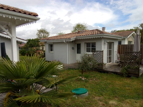Charmante dépendance de 30 m², située à 20 mn de Bordeaux et 35 mn de l'océan. P Saint-Médard-en-Jalles, France Dépendance de TAMALOU. Entire home vacation rental 8710052