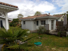 Charmante dépendance de 30 m², située à 20 mn de Bordeaux et 35 mn de l'océan. P Saint-Médard-en-Jalles, France Dépendance de TAMALOU. Entire home vacation rental 8710052