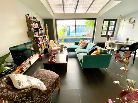 Idéalement située à 5 min à pied de la place de la victoire , dans une rue calme Bordeaux, France Belle maison jardin et parking Entire home vacation rental 52067520