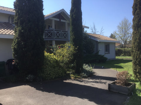 Grande chambre indépendante au 1er étage avec sa salle de bain et wc privatif <b Mérignac, France Agréable chambre d hôtes dans grand jardin Private room in bed and breakfast vacation rental 52470448