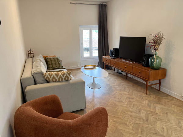 Cet appartement se situe aux portes de Bordeaux dans la commune de Bègles. <br / Bordeaux, France Appartement spacieux de 80m2 pour 6 personnes Entire rental unit vacation rental 636025969714477029