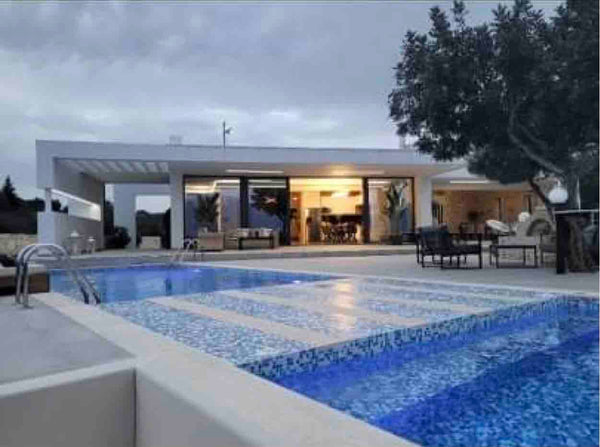 Η villa agapi είναι μια πλήρες εξοπλισμένη βίλα και απευθύνεται σε  όσους θέλουν  Agapi Luxury Villa Entire villa vacation rental 35239906