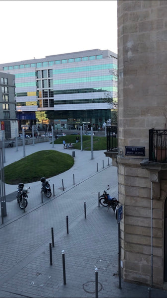 Appartement à proximité des commerces et mobilités.<br />Lieu très lumineux avec Gujan-Mestras, France Appartement  lumineux en plein centre de Bordeaux Entire rental unit vacation rental 37113298