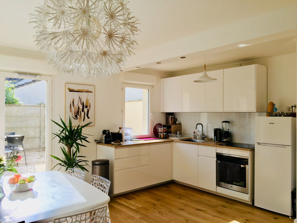 Charmant duplex de 65m² exposé plein sud avec sa grande terrasse en bois de 35m² Bordeaux, France Appartement Duplex avec Terrasse et Jardin Entire rental unit vacation rental 32080386