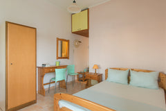 It is a quiet 17 sq.m. private double bedroom,private bathroom,15 sq.m. outdoor   Orange room is at the center of Adamantas Private room in rental unit vacation rental 36632236