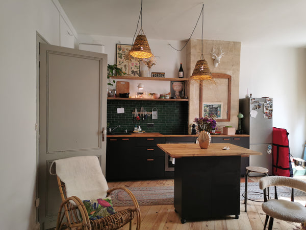 Charming and spacious flat of 50m2 located in the heart of the cosmopolitan dist Bordeaux, France Spacieux appartement en plein cœur de Saint-Michel Entire home vacation rental 41533348