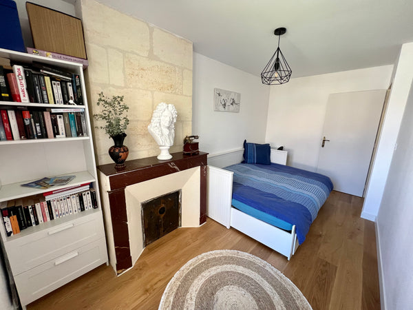 A deux pas du centre de Bordeaux, quartier très calme et reposant. <br />Nous no Bordeaux, France CHAMBRE DANS ÉCHOPPE BORDELAISE - « Vauban » Private room in townhouse vacation rental 52482319