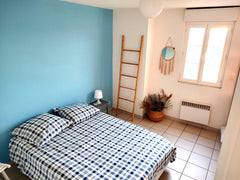 Appartement meublé, 2 pièces sur le fameux Marché des Capucins.<br />Salon, cuis  Appartement sur le Marché des Capucins Entire rental unit vacation rental 26626251