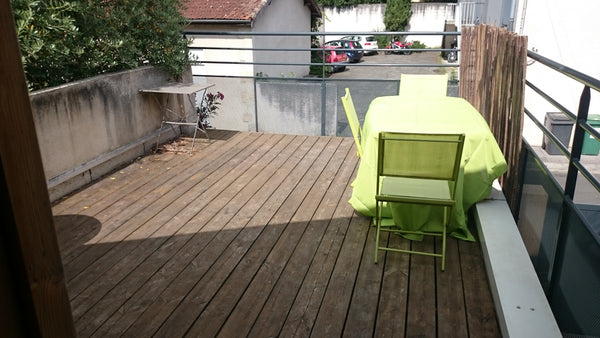Maison de ville calme avec terrasse Entire townhouse vacation rental 27073458