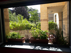 Nice and light apartment with private gardens in a quiet green condo. Serves 4 g Brussels, Belgium beautiful light ground floor apartment with garden Entire condo vacation rental 26054110