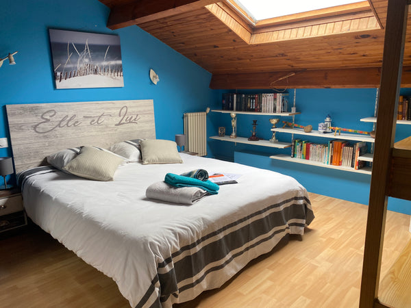 Passez qlq jours au calme en ville proche de Bordeaux, accès facile (gare, tram, Bègles, France M/ BORDEAUX/BEGLES Chbre très agréable+Ptit déj Private room in home vacation rental 19188023