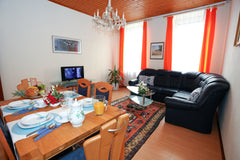 This two-bedroom apartment has about 80 m² being suitable for accommodating up t  two-bedroom Apartment in the near Center of Vienna Entire rental unit vacation rental 615012196032460737