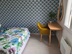 Chambre de 11m2 dans une dépendance proche maison principale avec salle de douch Villenave-d'Ornon, France Villenave d'Ornon : Chambre privée Private room in bed and breakfast vacation rental 592029711320351972