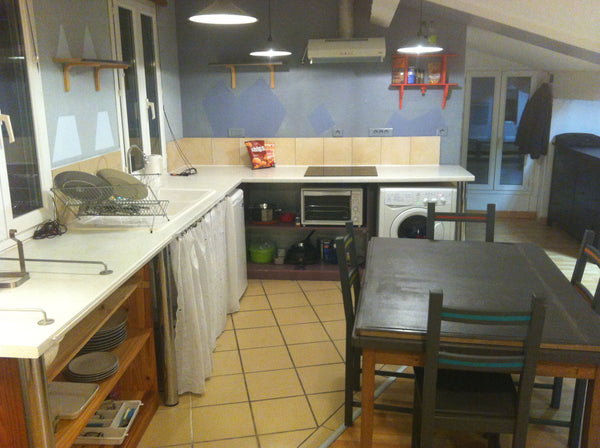 Ce beau studio de 29 mètre carrés (loi carrez) et 56 mètres de surface au sol es Bordeaux, France Beau studio hyper centre Bordeaux Entire rental unit vacation rental 16331800