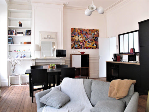 Les Plus :<br />- Bel immeuble bordelais en plein centre de Bordeaux<br />- Une  Bordeaux, France Appart TURENNE T2 Bis 40m² Entire rental unit vacation rental 49375515