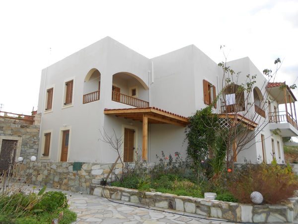 Η θέα του Iridis είναι πανοραμική και συνδυάζει βουνό και θάλασσα. Με μια μόλις  Greece IRIDIS Entire rental unit vacation rental 26299074