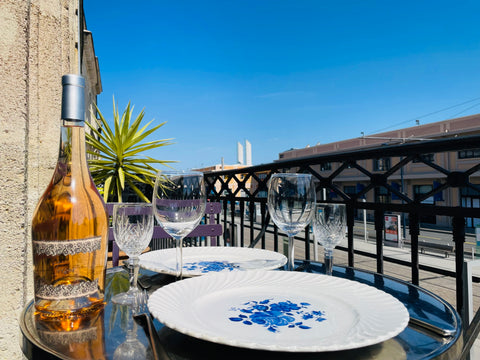 En face de l'arrêt de tramway "Les Hangars", en première ligne des quais Bordela Bordeaux, France *LÉON* raffiné sur les quais de Bordeaux 🍇 Parking Entire rental unit vacation rental 614664729286447112