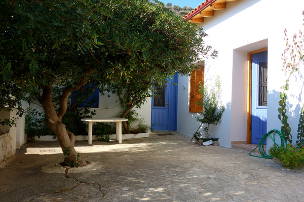 The housing complex of Chrissanthi's Garden consists of three independent apartm Iraklion, Greece Chissanthi's Garden - Sofocles Entire home vacation rental 29748543