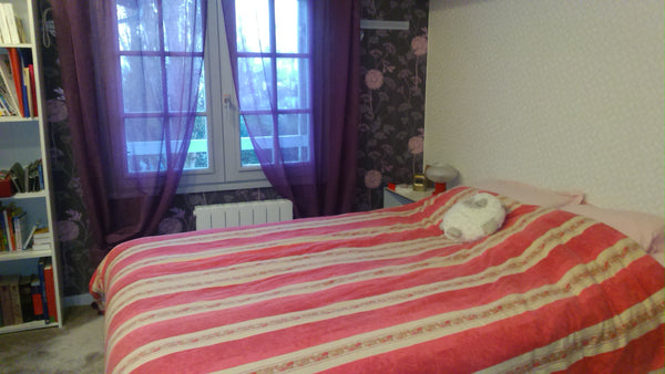 Au total, 5 chambres à louer dans la maison, et petit déjeuner offert.<br />Cham Saint-Médard-en-Jalles, France Chambre MARIE proche Bordeaux  10 mn de l'aéroport Private room in home vacation rental 17281332