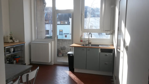 Appartement plein Sud, au coeur de Saint-Gilles dans une rue calme avec petite t Saint-Gilles, Belgium Flat lumineux, terrasse, St-Gilles Entire rental unit vacation rental 10750359
