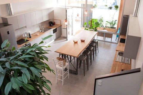 Colocation de 9 jeunes pros (24ans-35ans), très bonne ambiance. Studieuse la sem Bordeaux, France Chambre+SDB privée dans grande maison Private room in home vacation rental 32465384