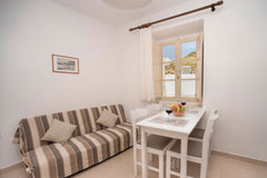 A beautyfull and quiet apartment located within the traditional Plaka walkways.P  Tia's Apartment Entire rental unit vacation rental 43980985
